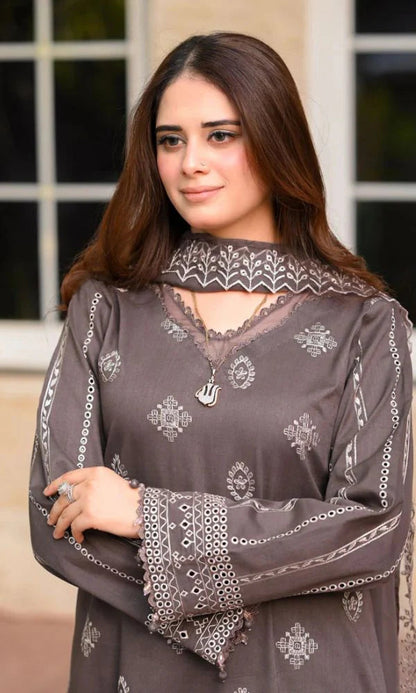 Lawn 3pc unstitched summer collection embroidered suit