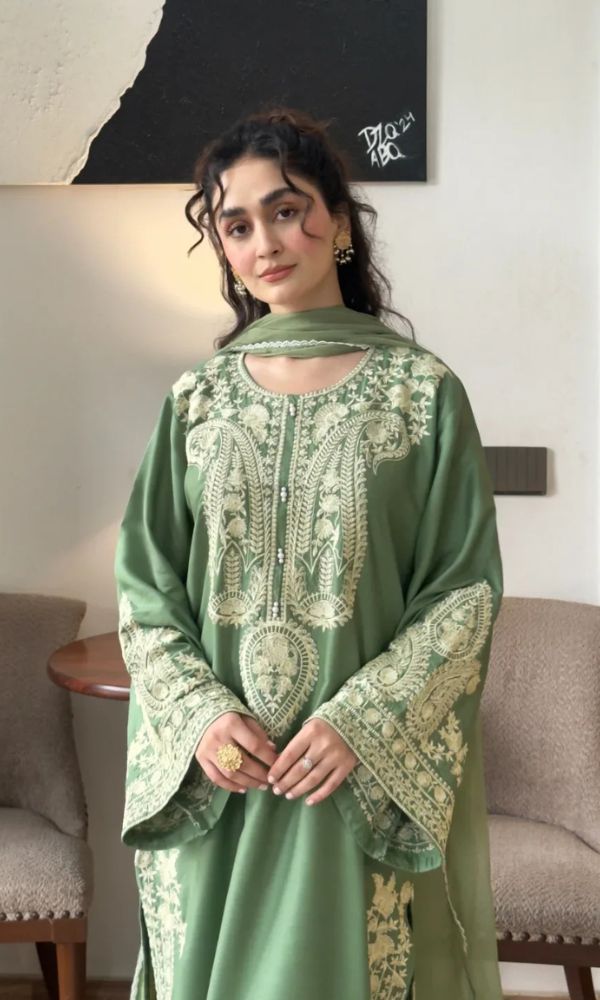 Lawn 3pc unstitched embroidered summer collection suit