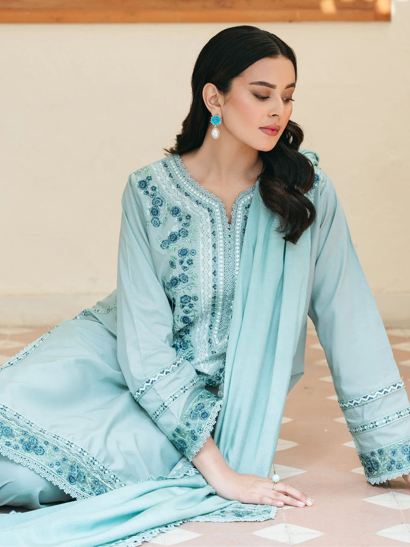 New Lawn 3pc unstitched embroiered summer collection article