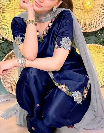 Elegant Fancy Embroidered Silk Party Dress for Women – Stylish Formal Design